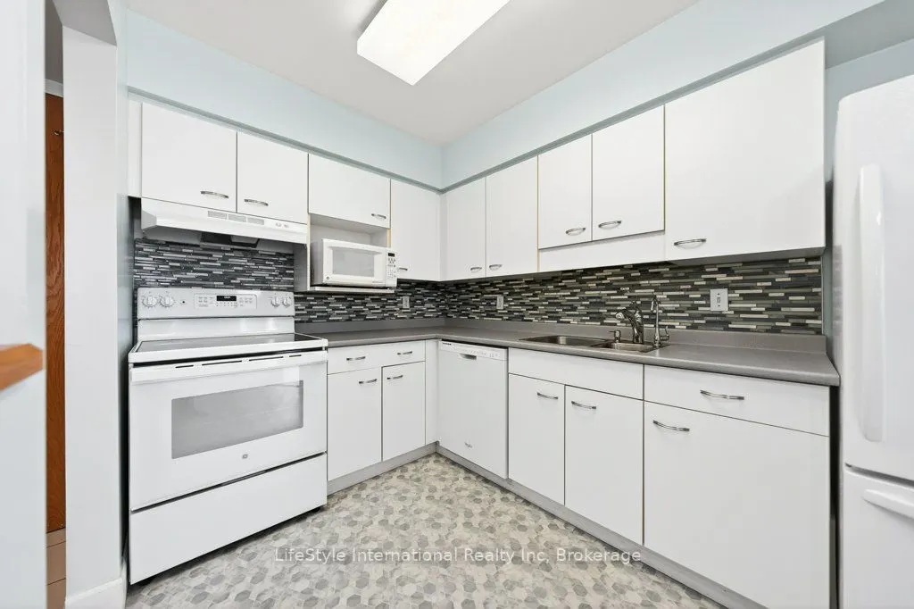 208 Silvercreek Parkway N #306