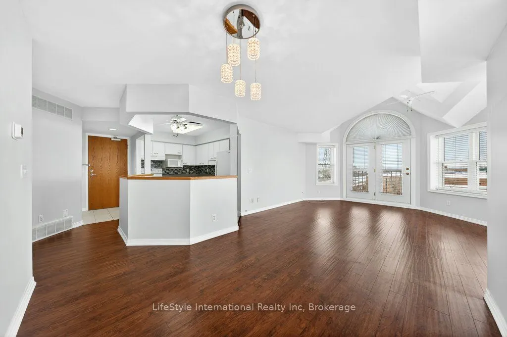 208 Silvercreek Parkway N #306