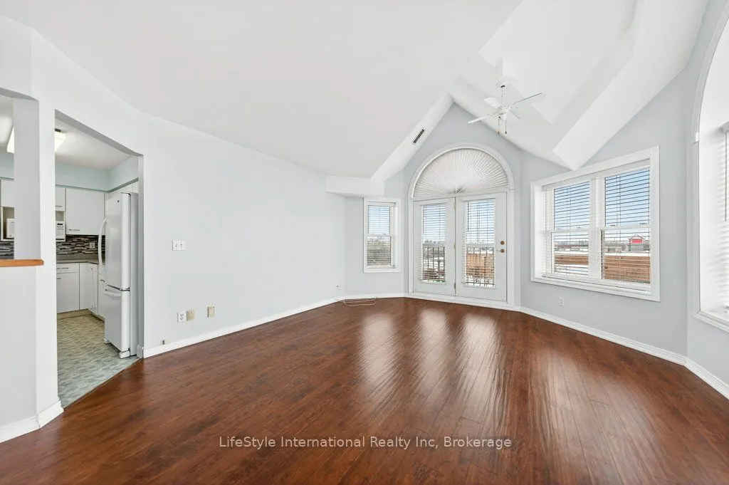 208 Silvercreek Parkway N #306