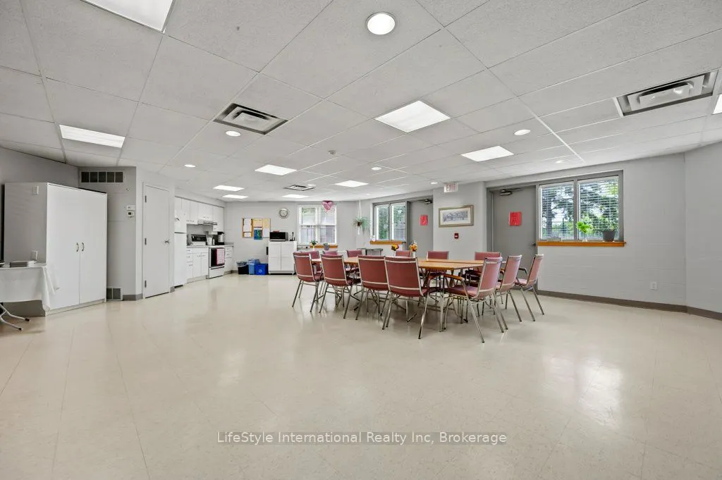 208 Silvercreek Parkway N #306