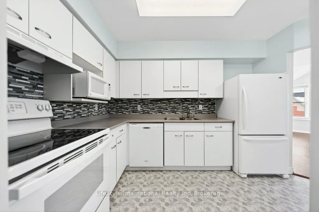 208 Silvercreek Parkway N #306