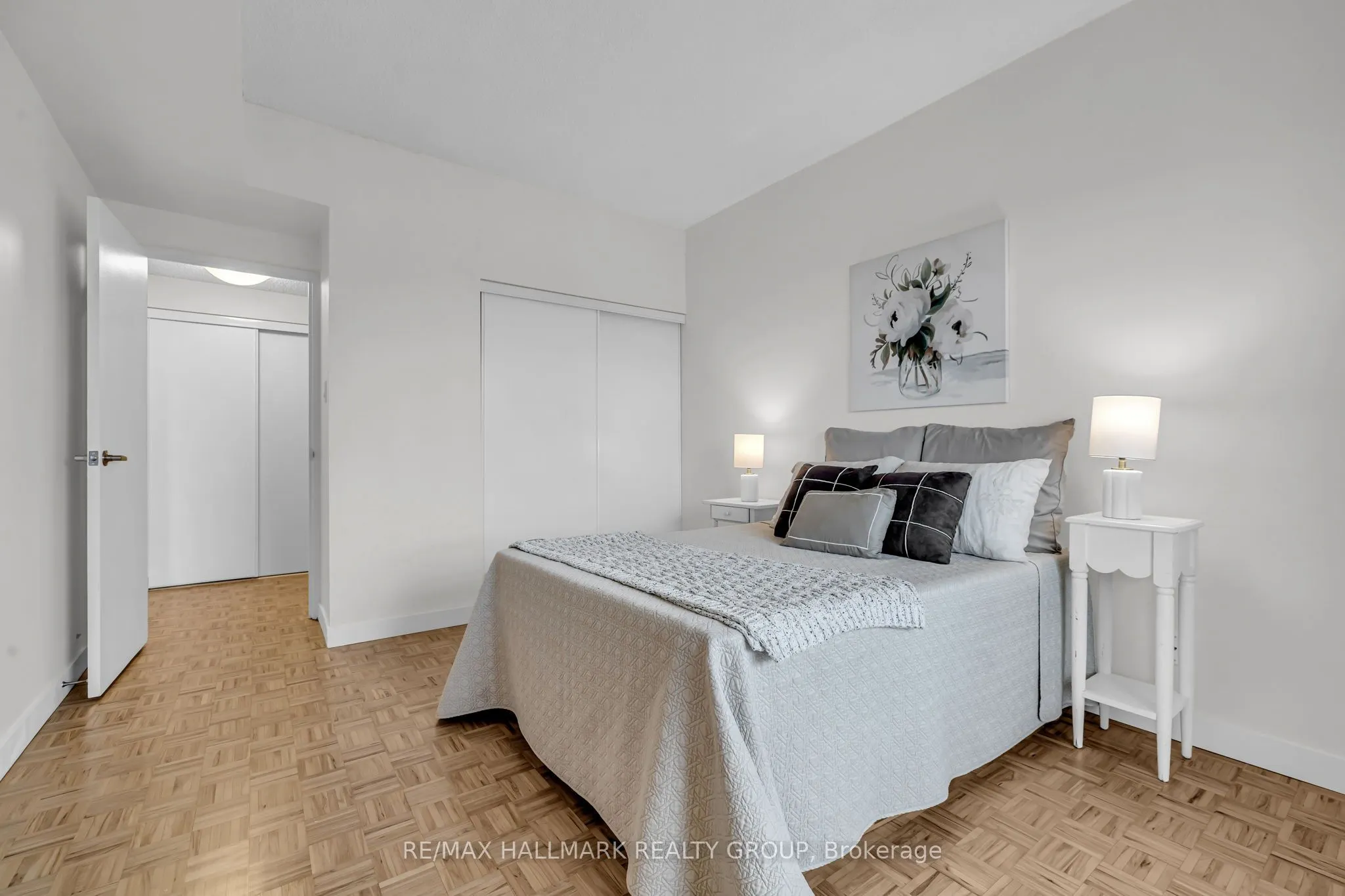 158B MCARTHUR Avenue #1906