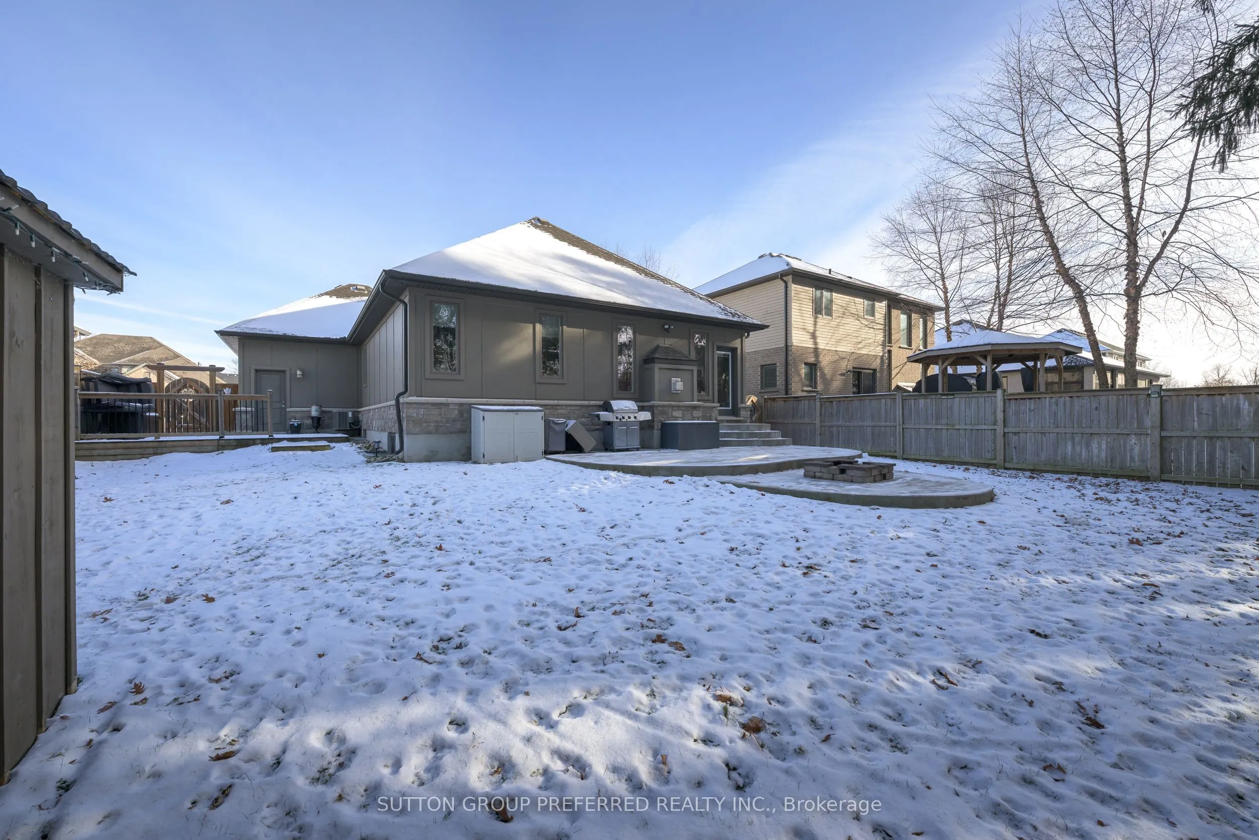 21 Caverhill Crescent