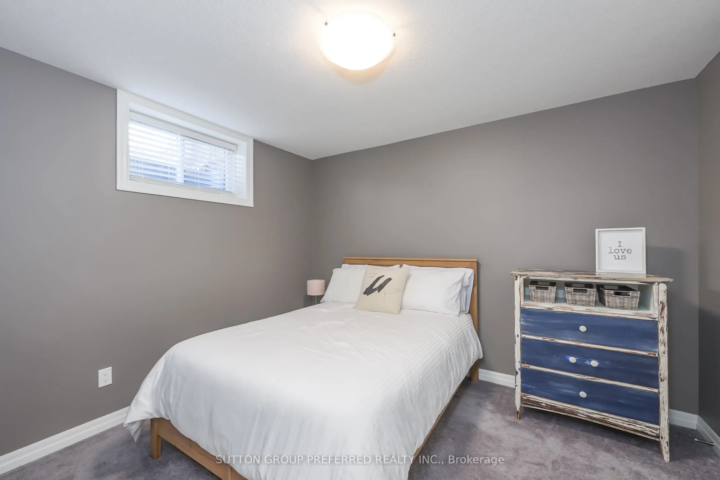 21 Caverhill Crescent
