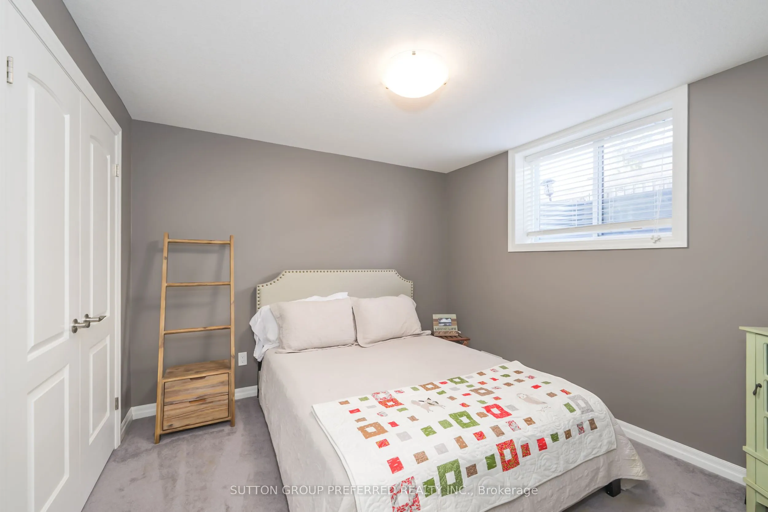 21 Caverhill Crescent