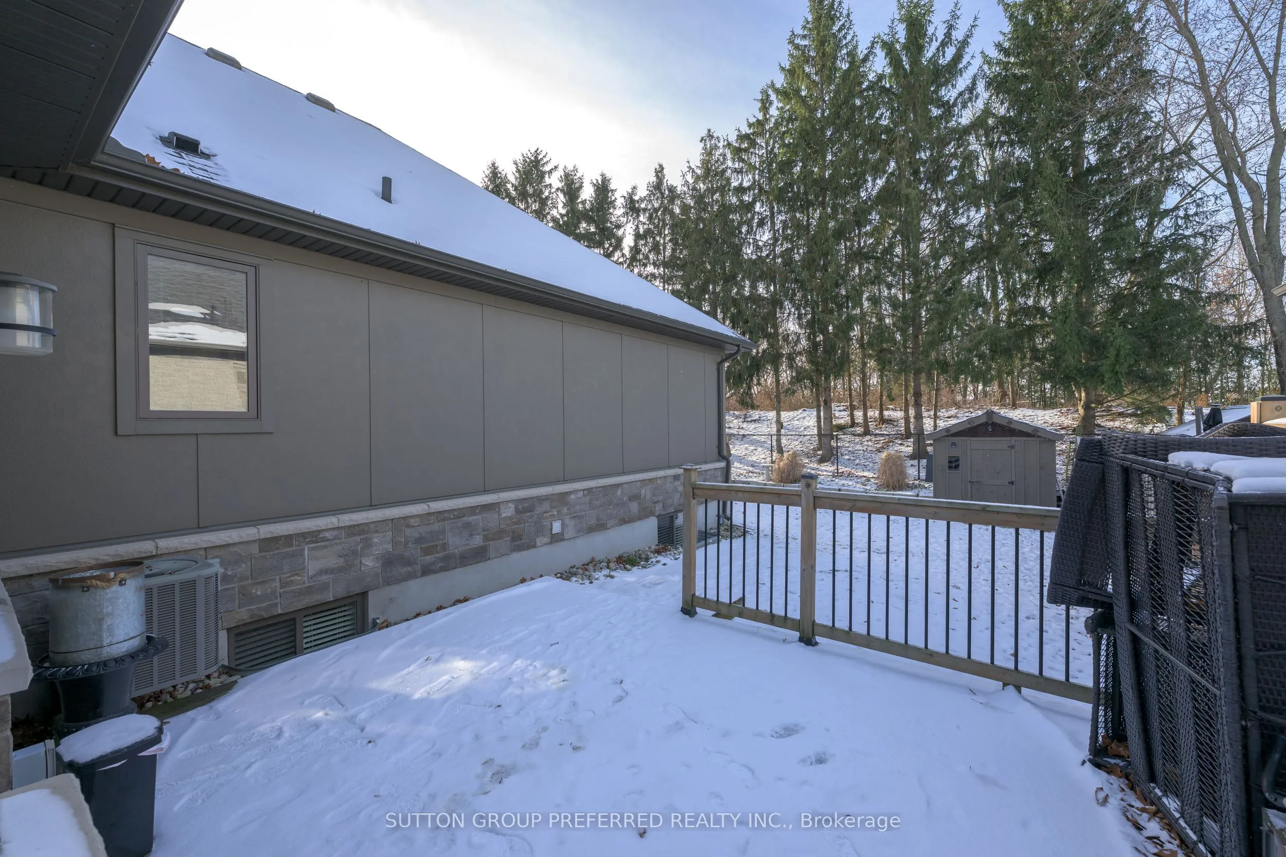 21 Caverhill Crescent
