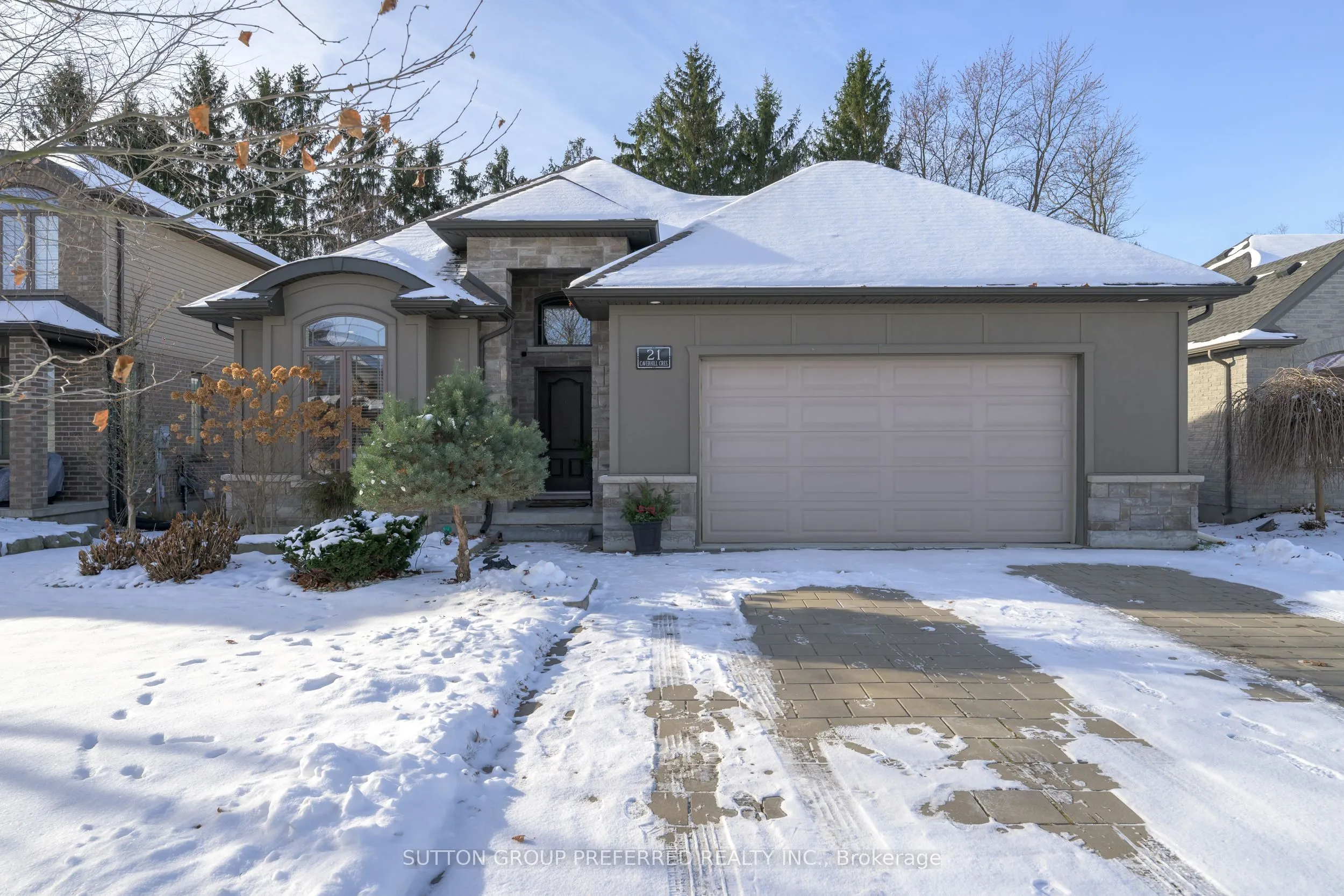 21 Caverhill Crescent