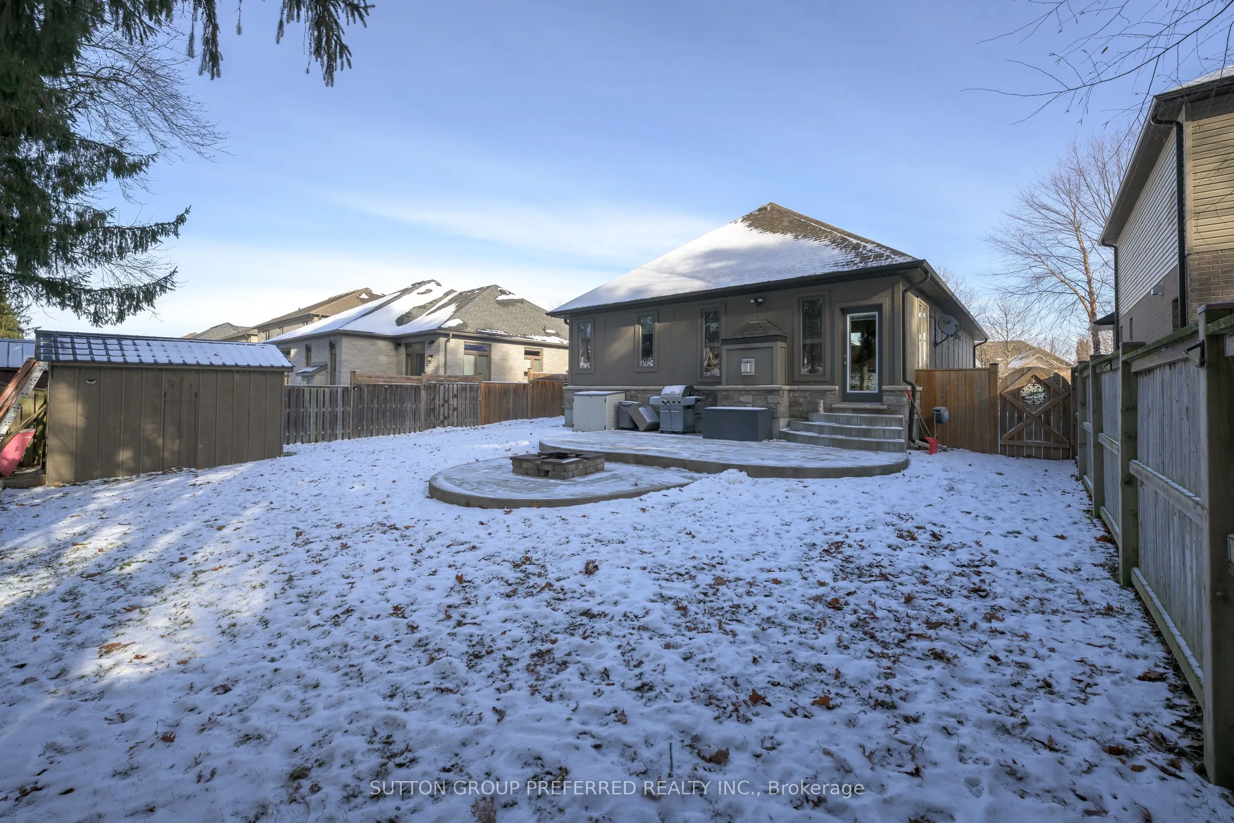 21 Caverhill Crescent