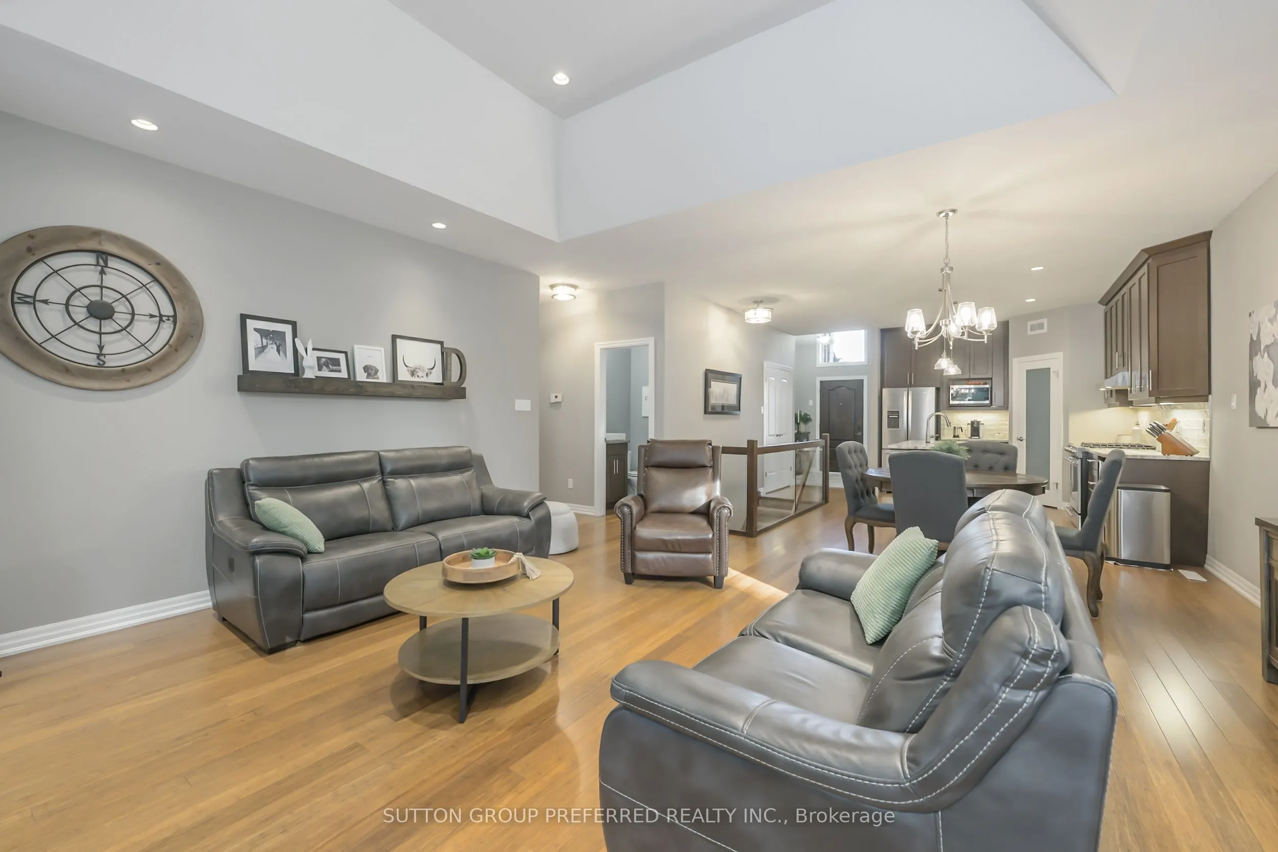 21 Caverhill Crescent