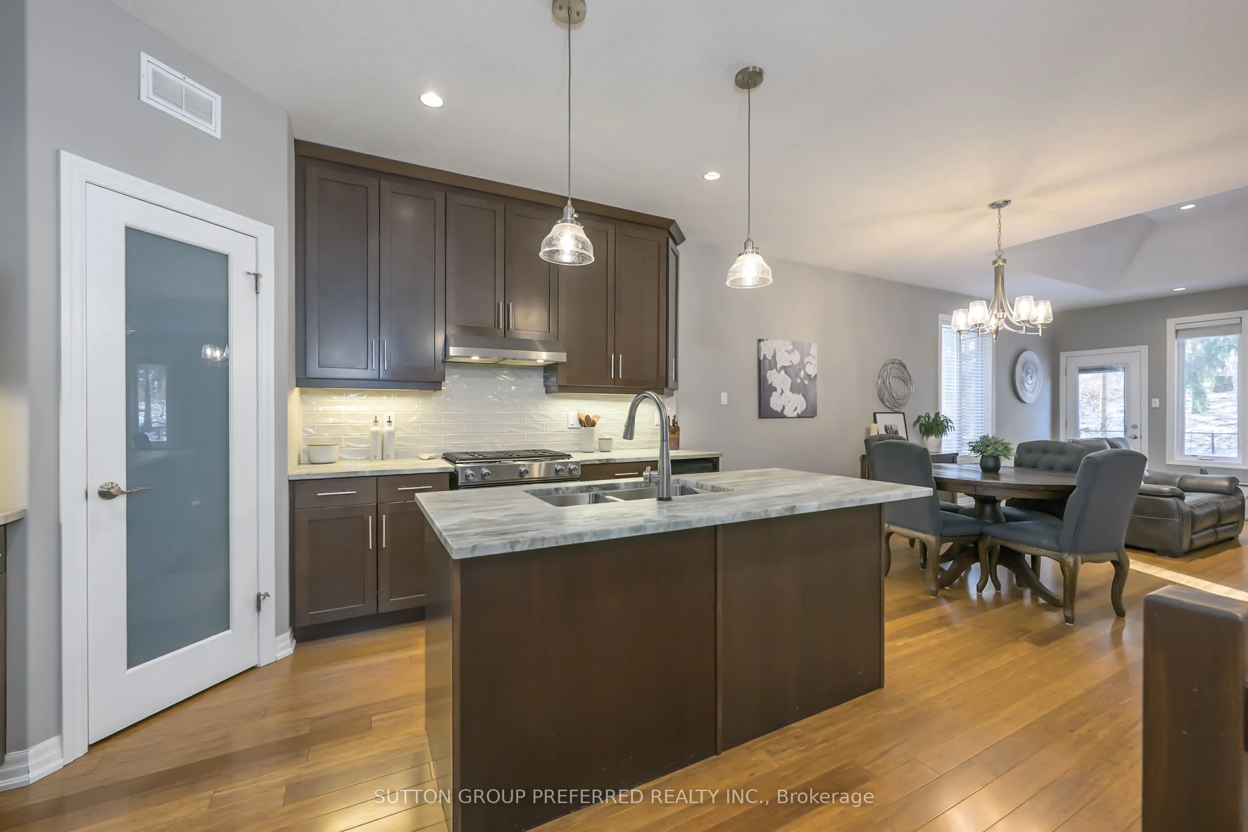 21 Caverhill Crescent