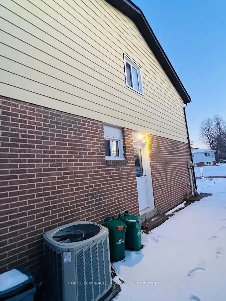 32A Crossley Drive