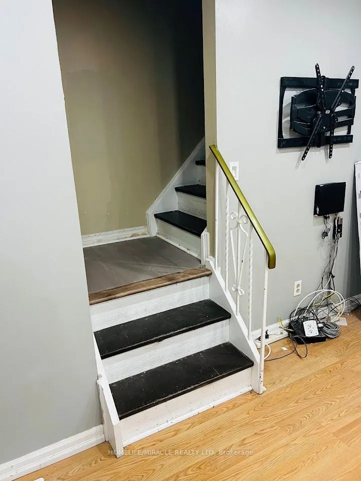 32A Crossley Drive