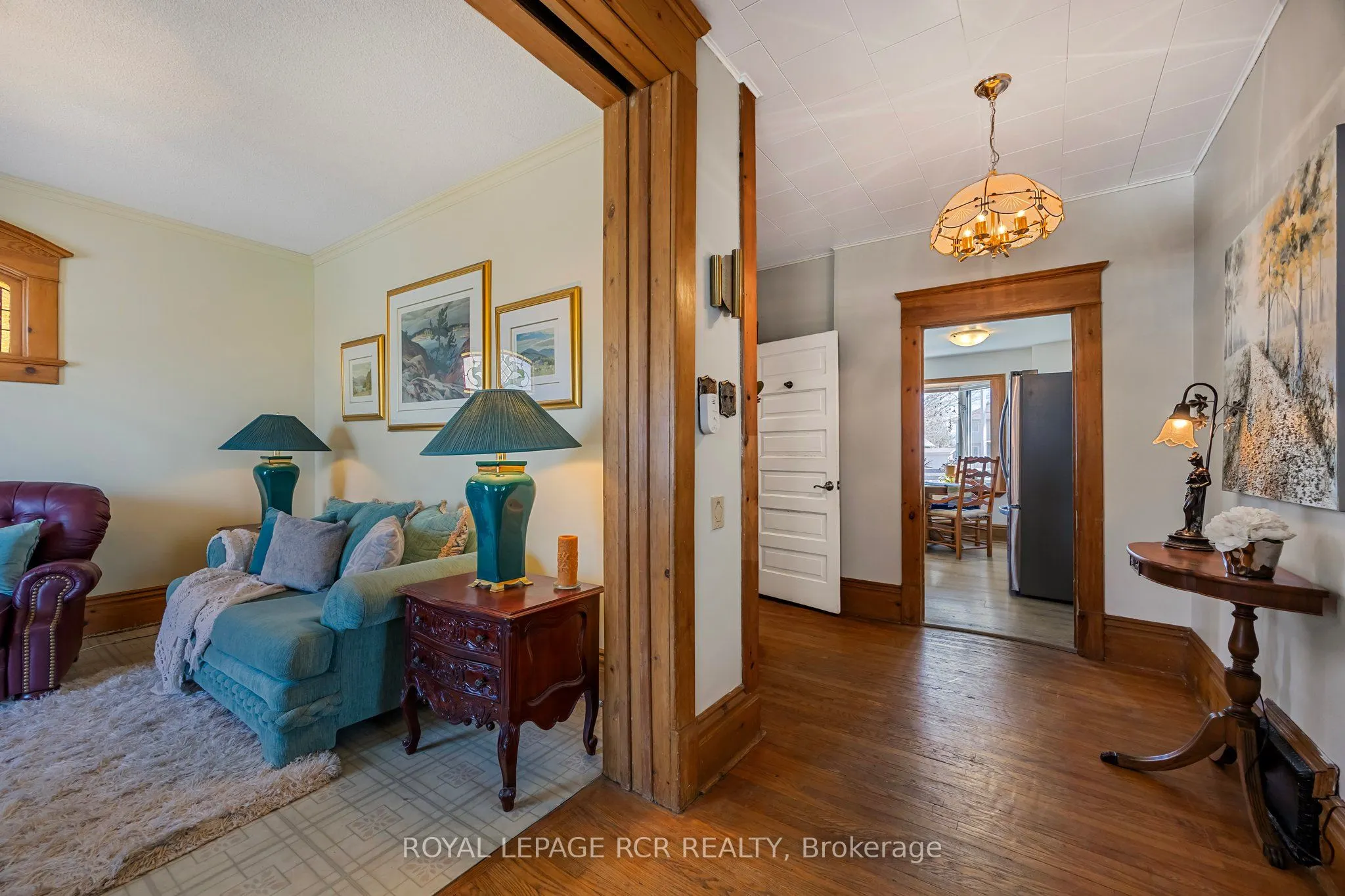 317 Main Street E
