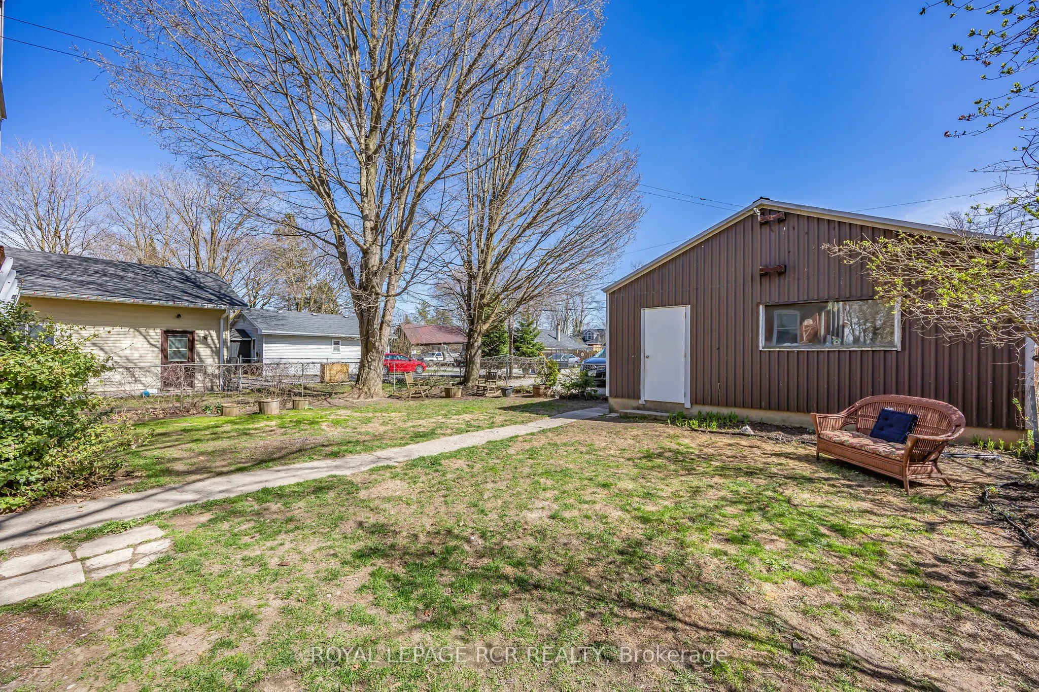 317 Main Street E