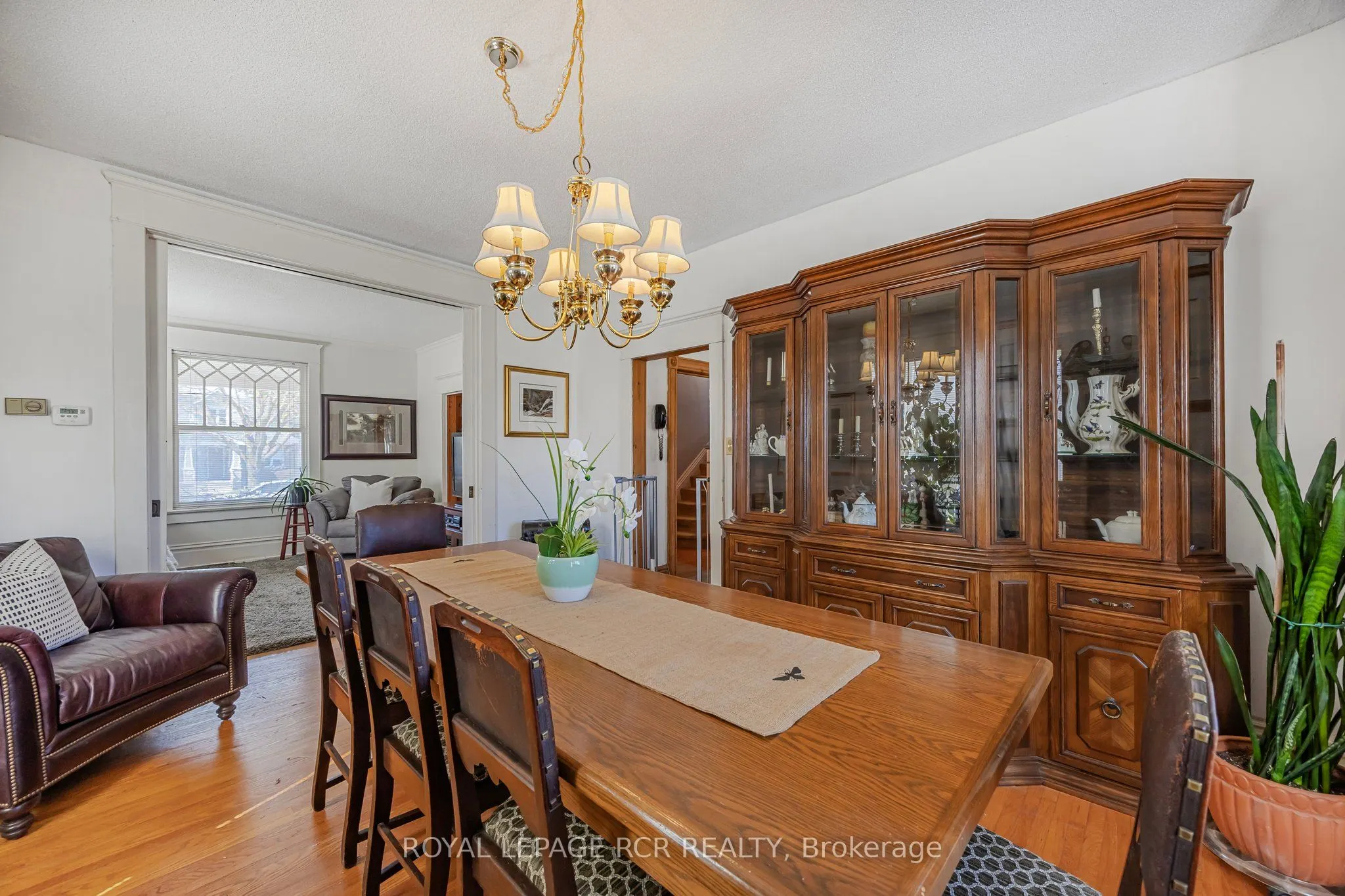 317 Main Street E