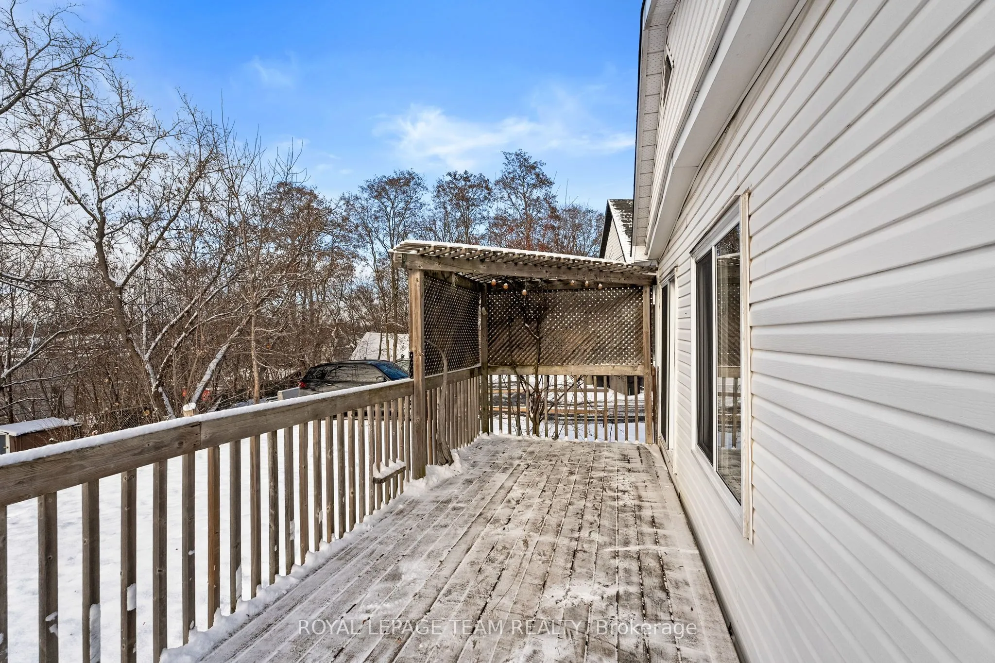 5584 Manotick Main Street