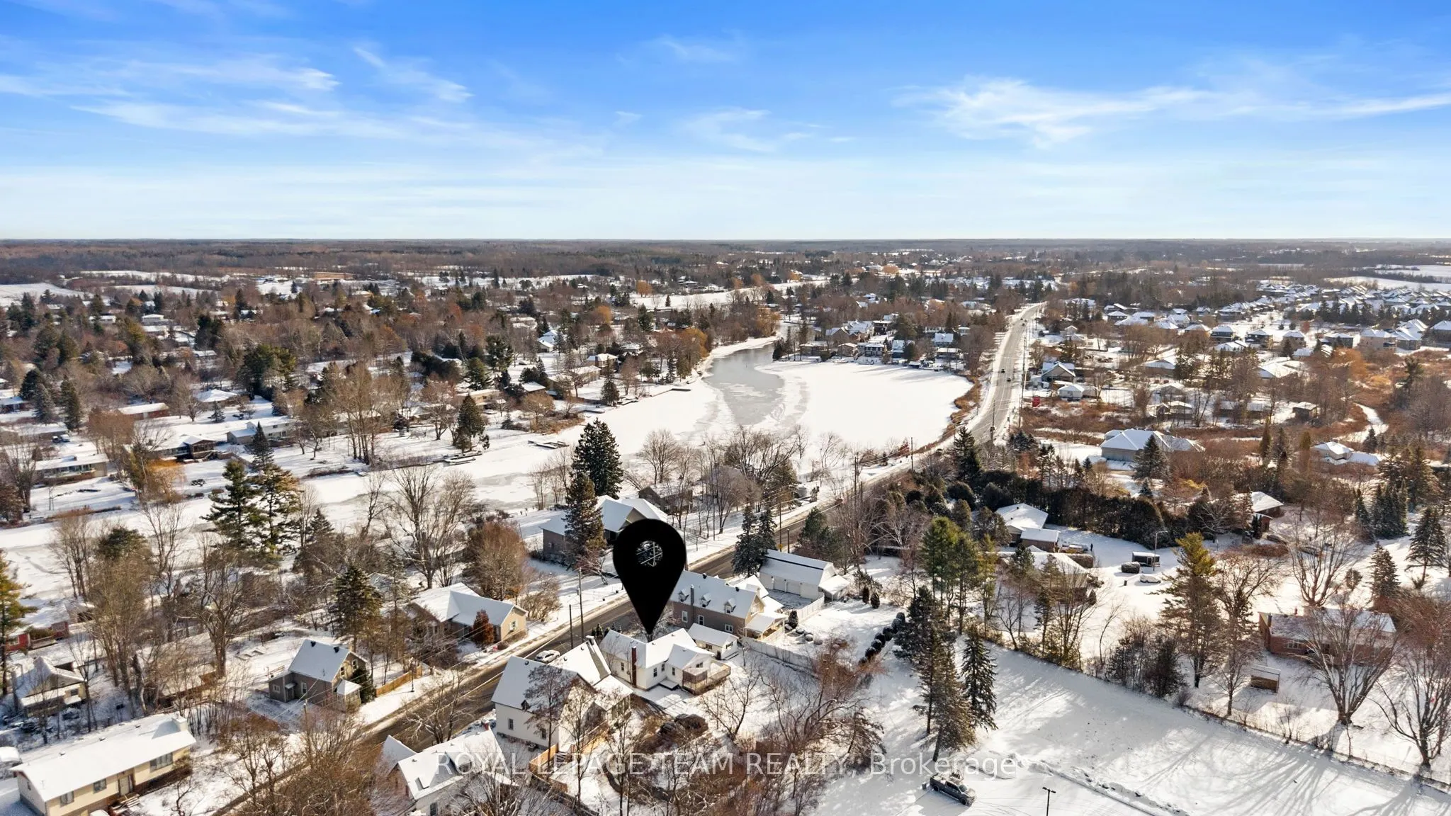 5584 Manotick Main Street