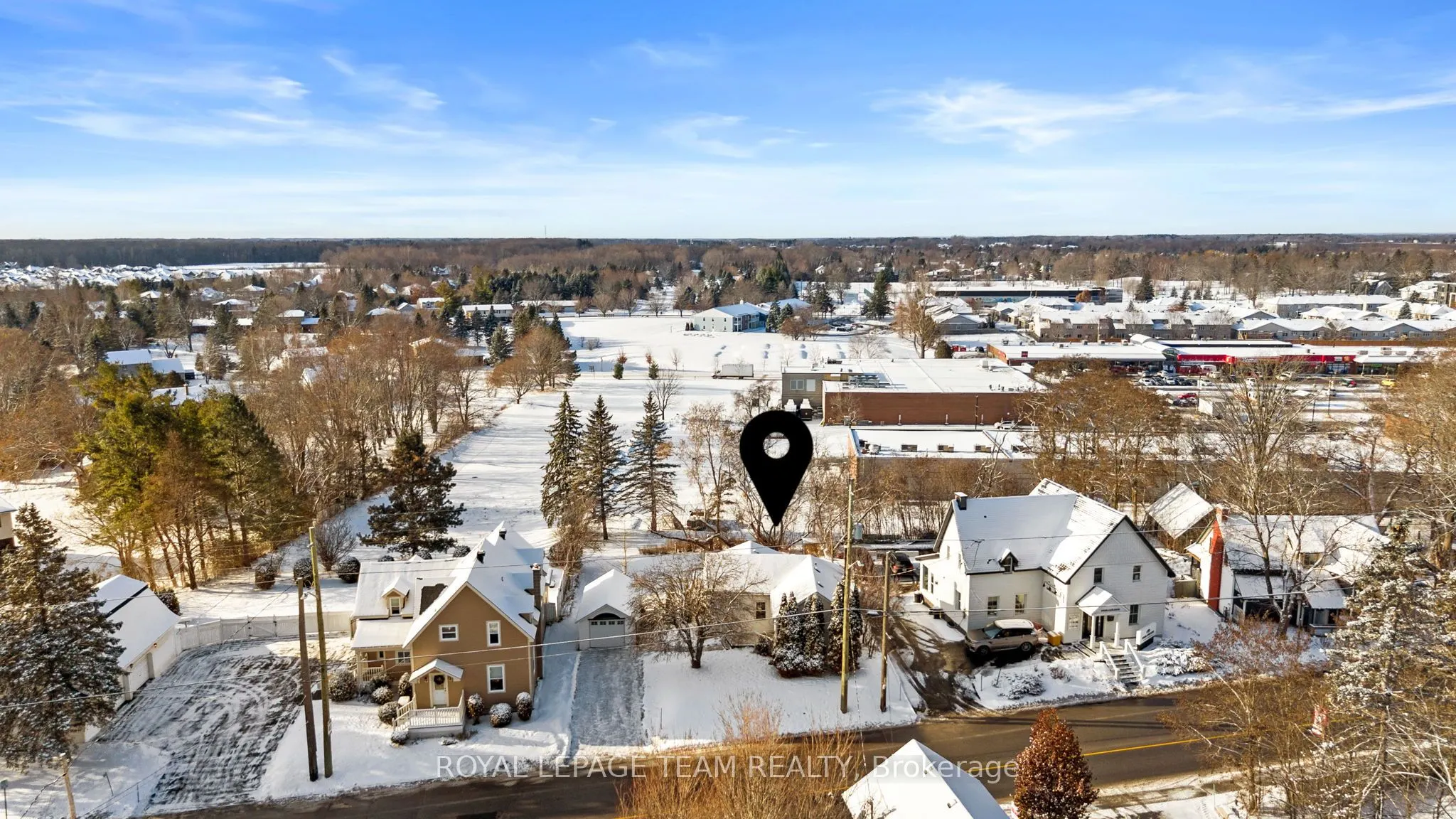 5584 Manotick Main Street