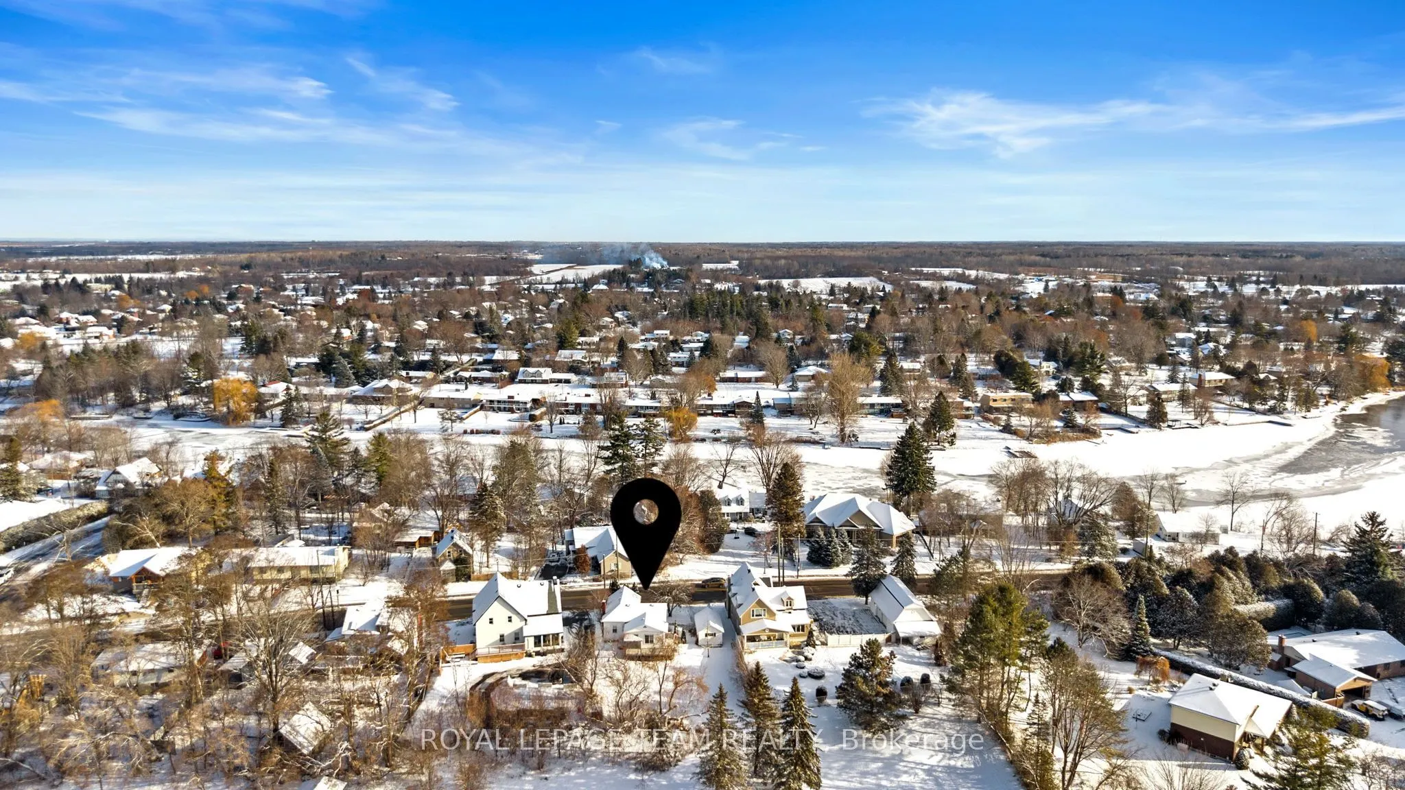 5584 Manotick Main Street