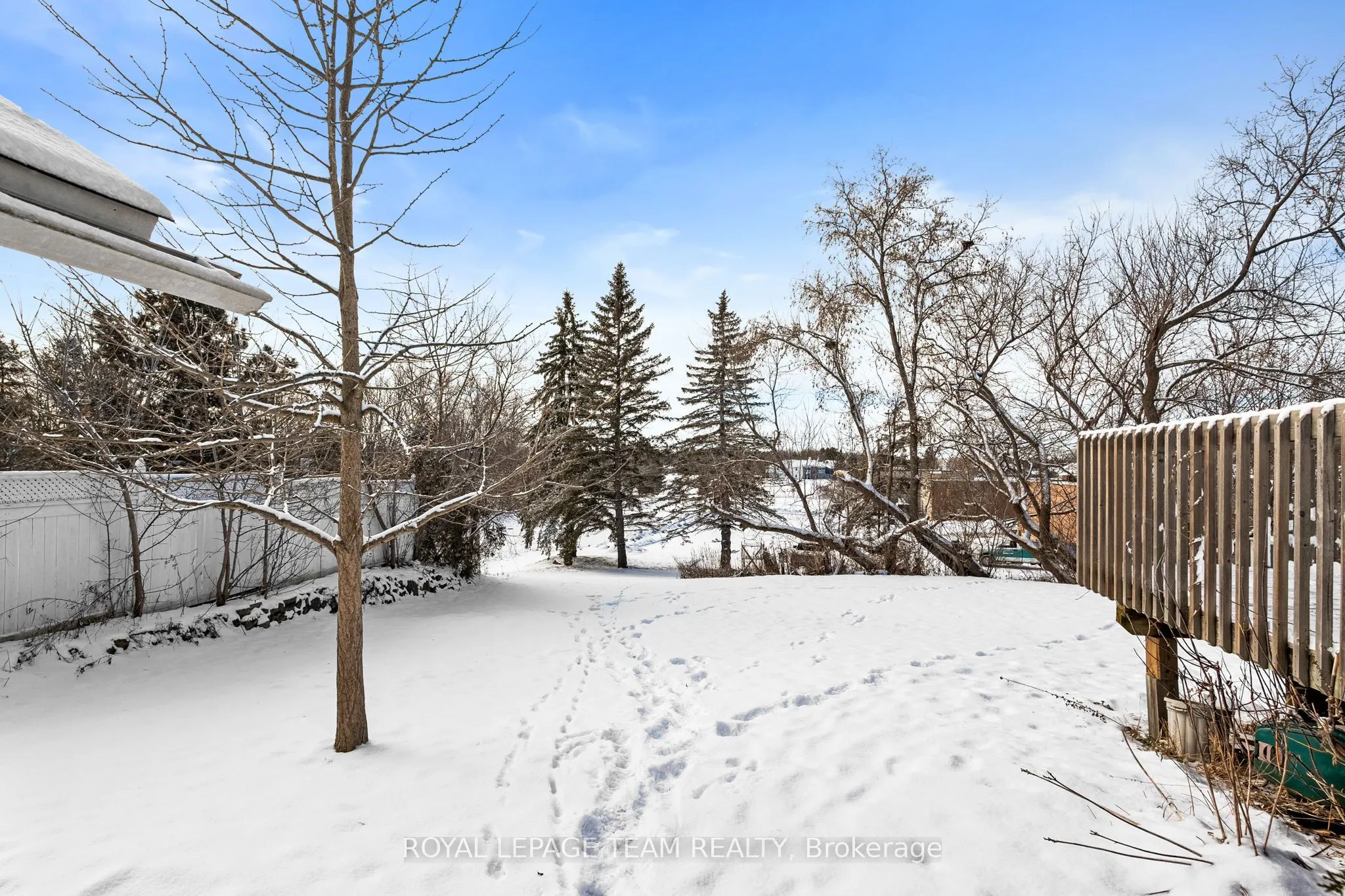 5584 Manotick Main Street