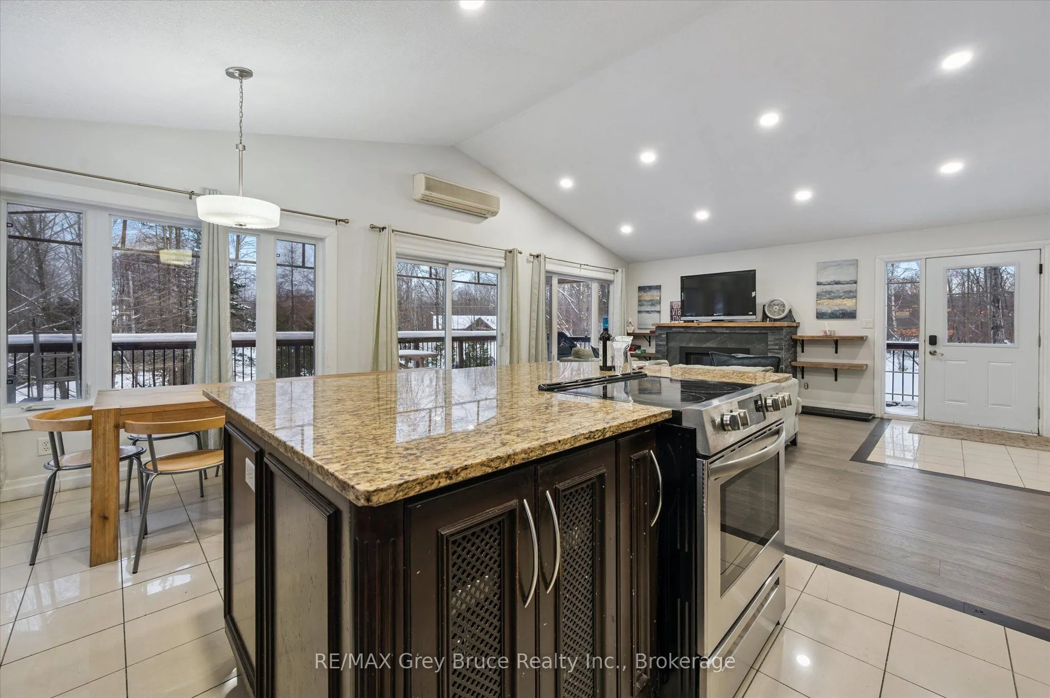 3 Sugarbush Road