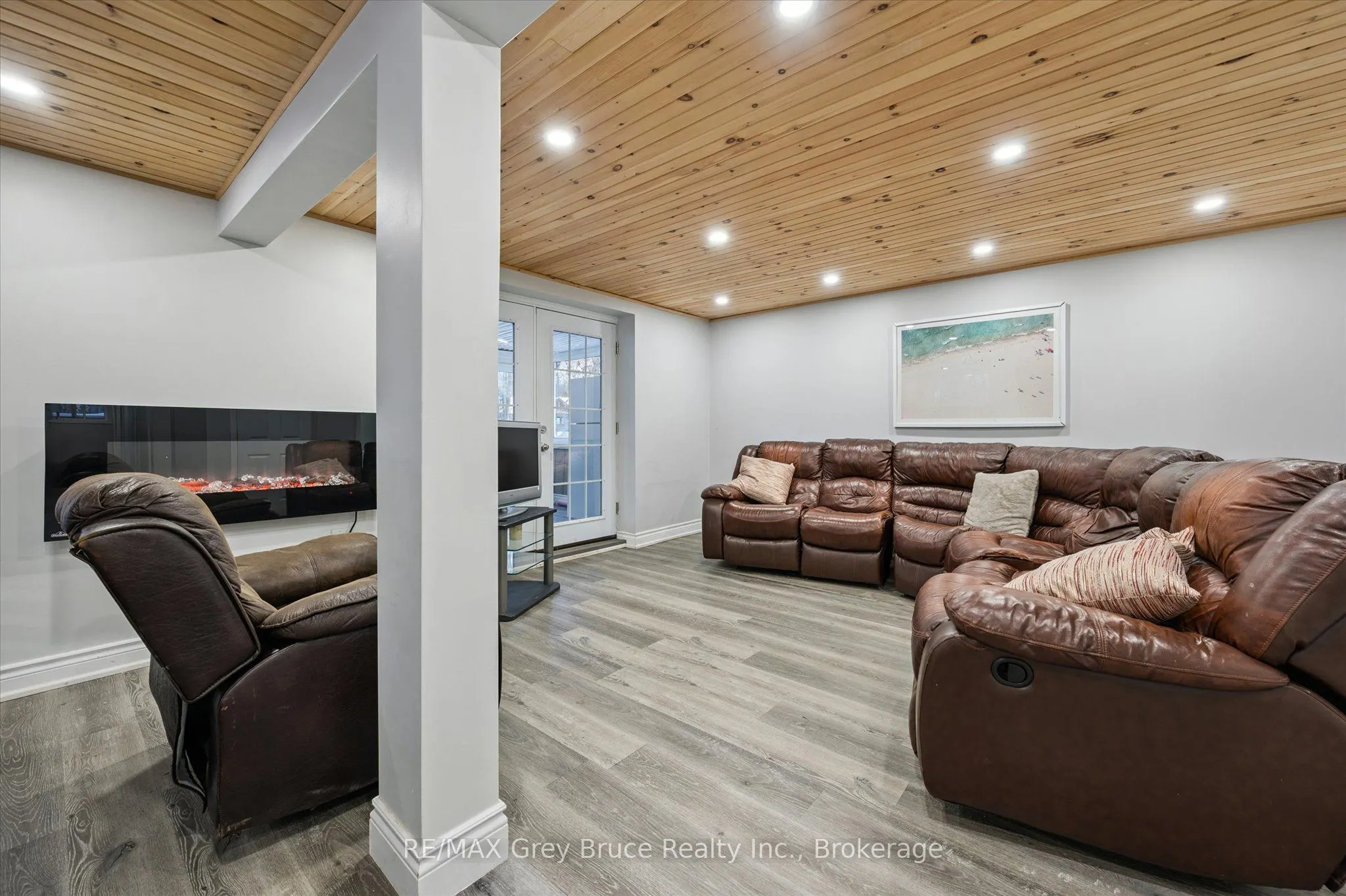 3 Sugarbush Road