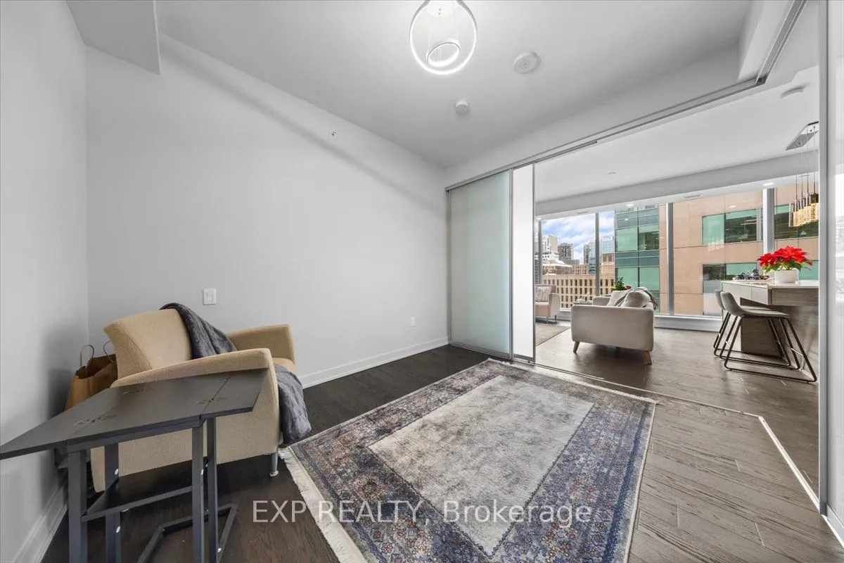101 Queen Street #910