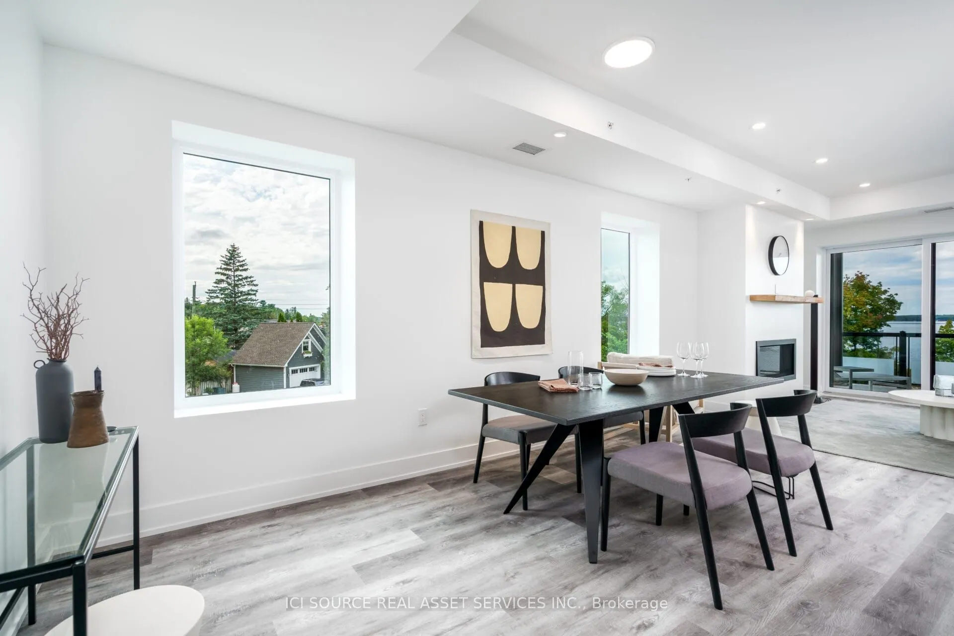 19B West Street N #208