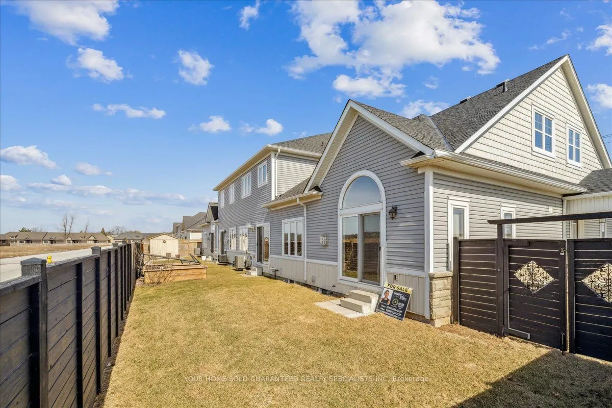 1 Dorchester Boulevard S