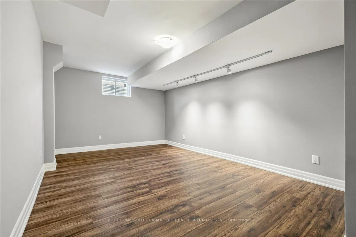 1 Dorchester Boulevard S