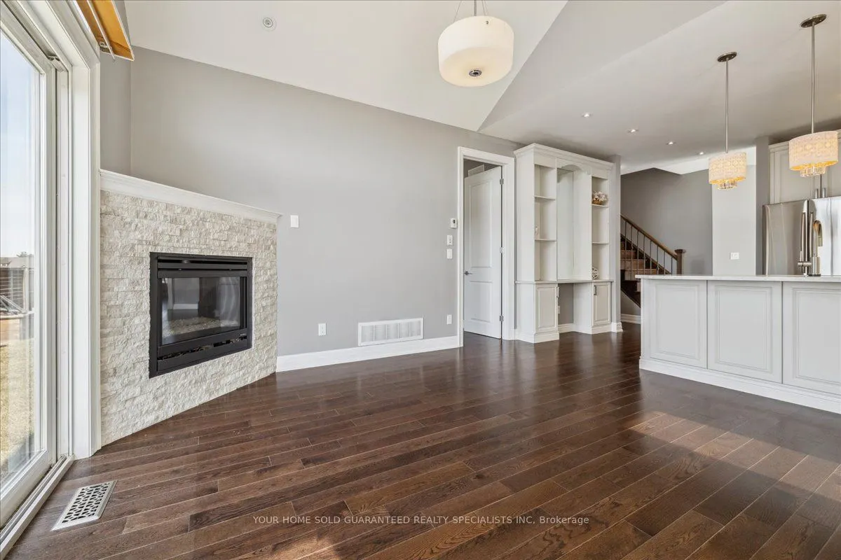 1 Dorchester Boulevard S
