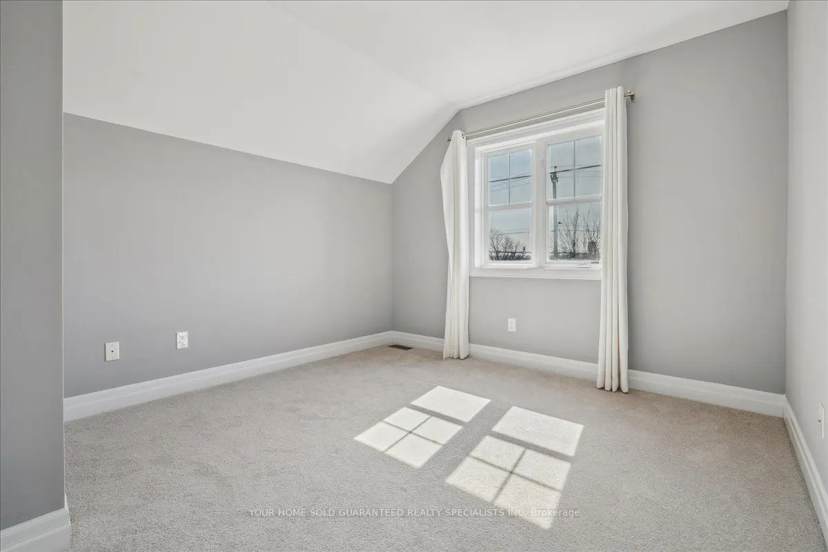 1 Dorchester Boulevard S
