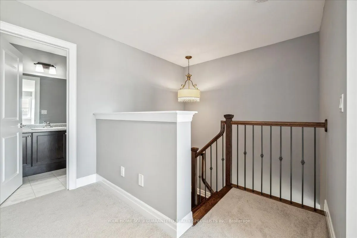 1 Dorchester Boulevard S
