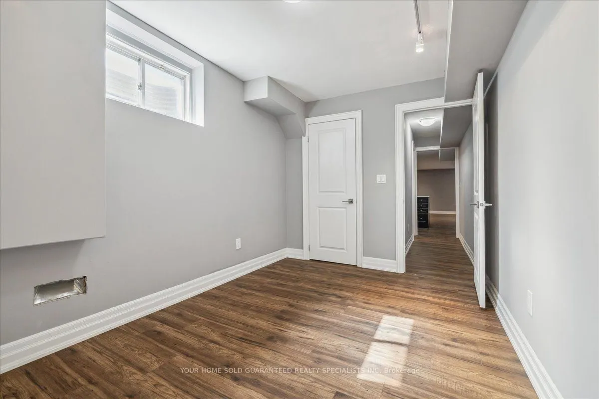1 Dorchester Boulevard S