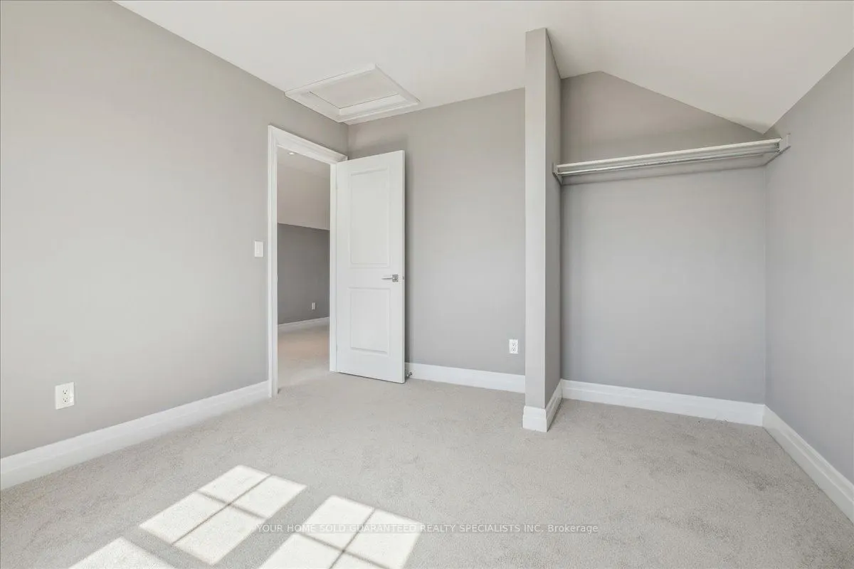 1 Dorchester Boulevard S