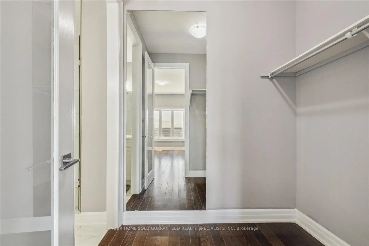 1 Dorchester Boulevard S