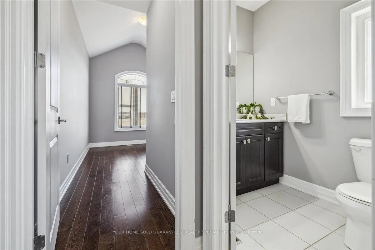 1 Dorchester Boulevard S
