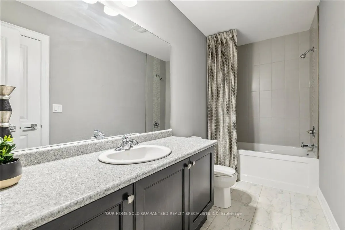 1 Dorchester Boulevard S