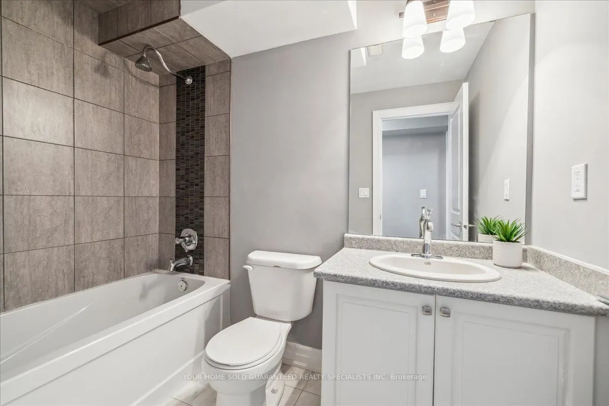1 Dorchester Boulevard S