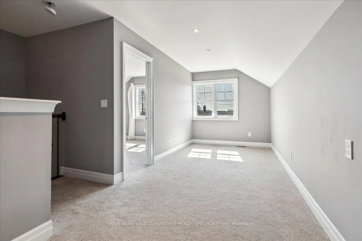 1 Dorchester Boulevard S
