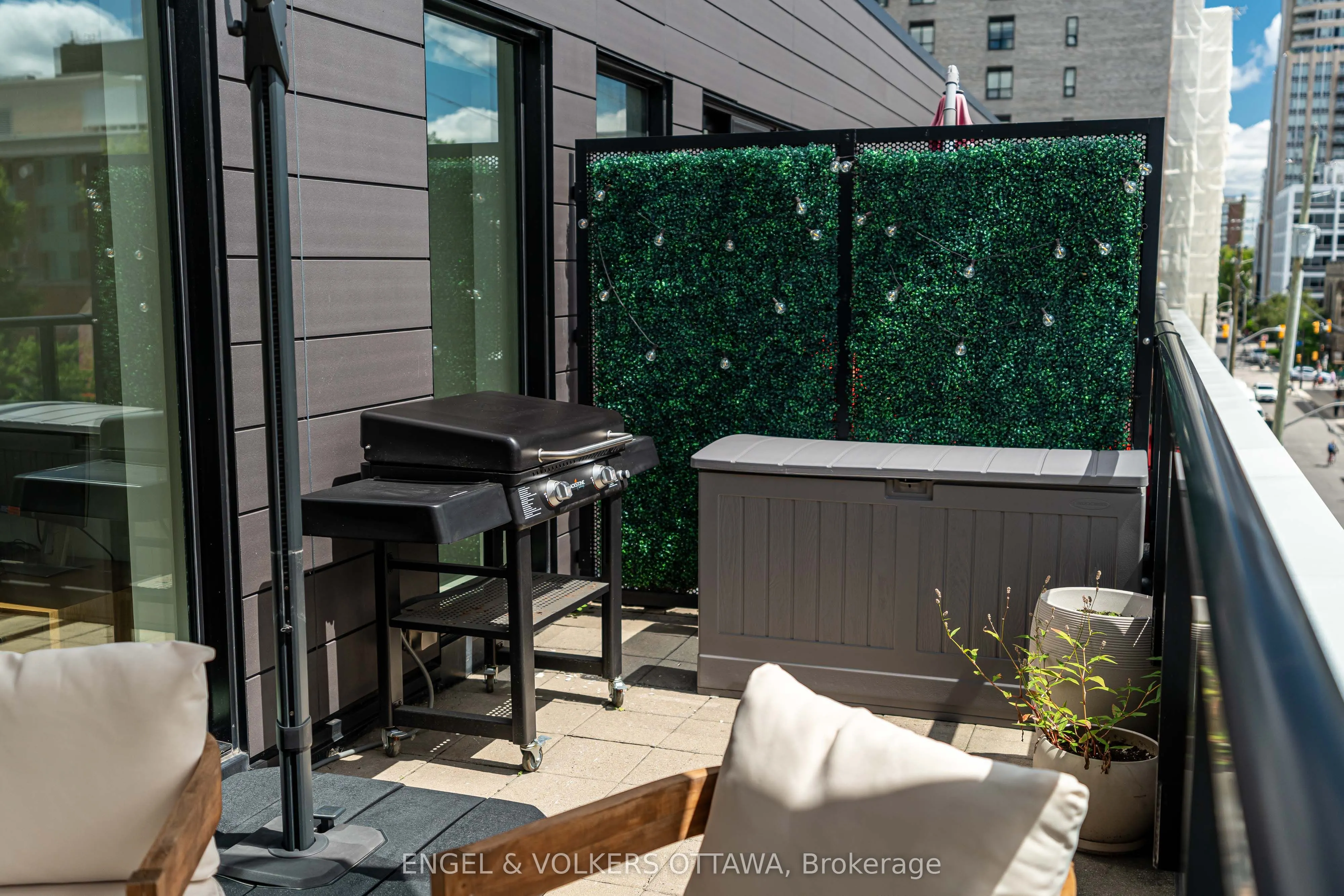 197 Lisgar Street #218