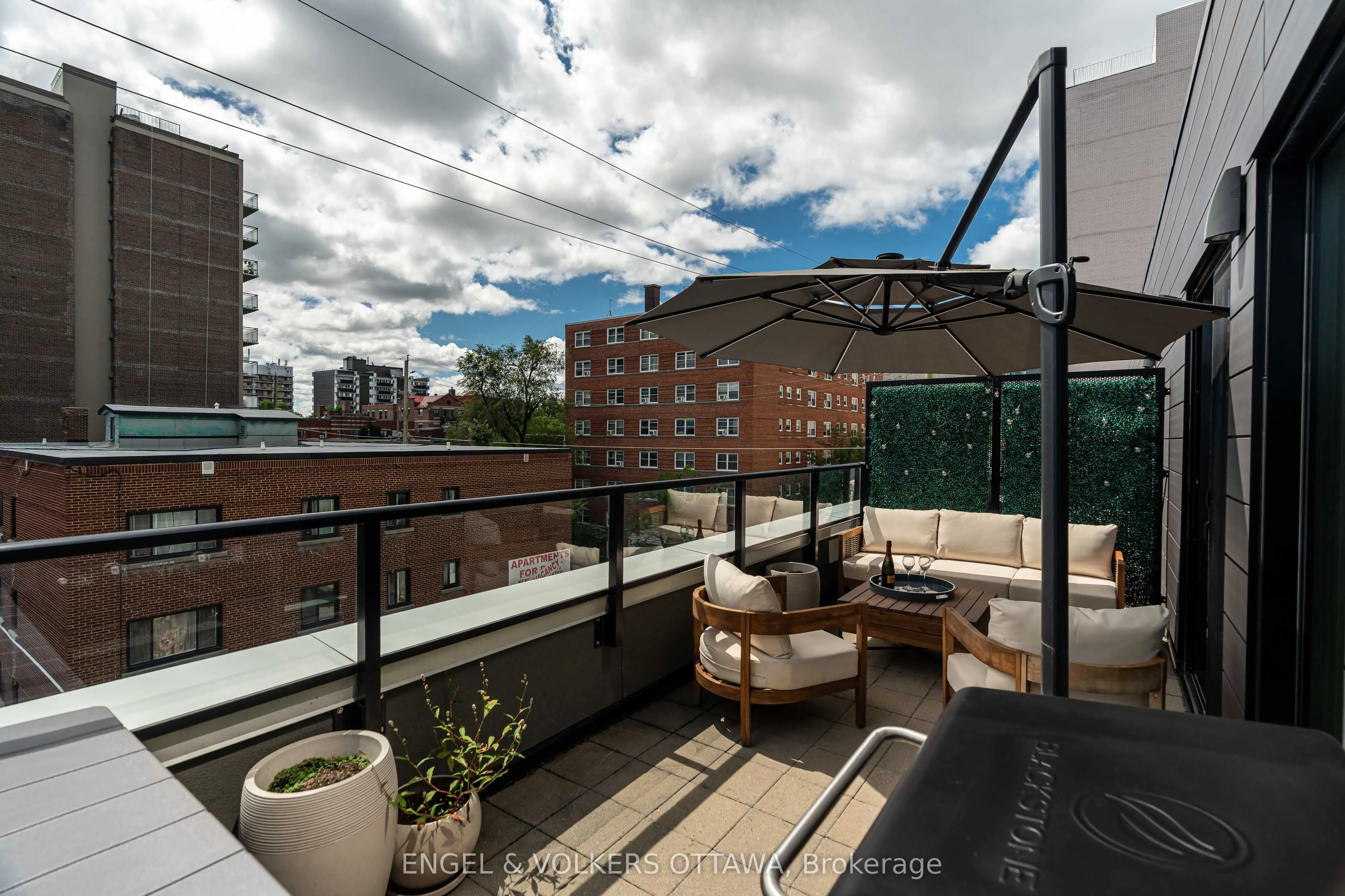 197 Lisgar Street #218