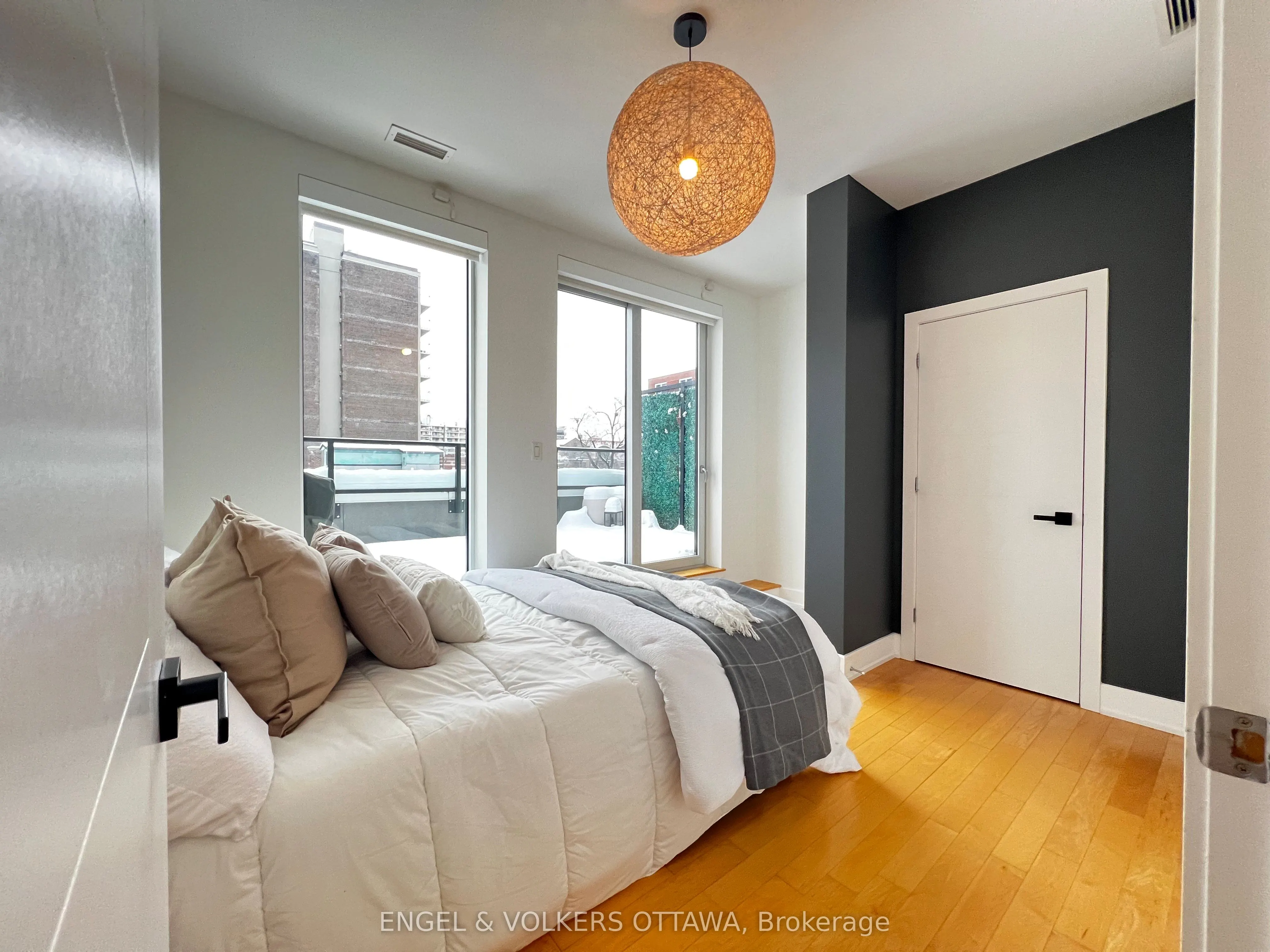 197 Lisgar Street #218