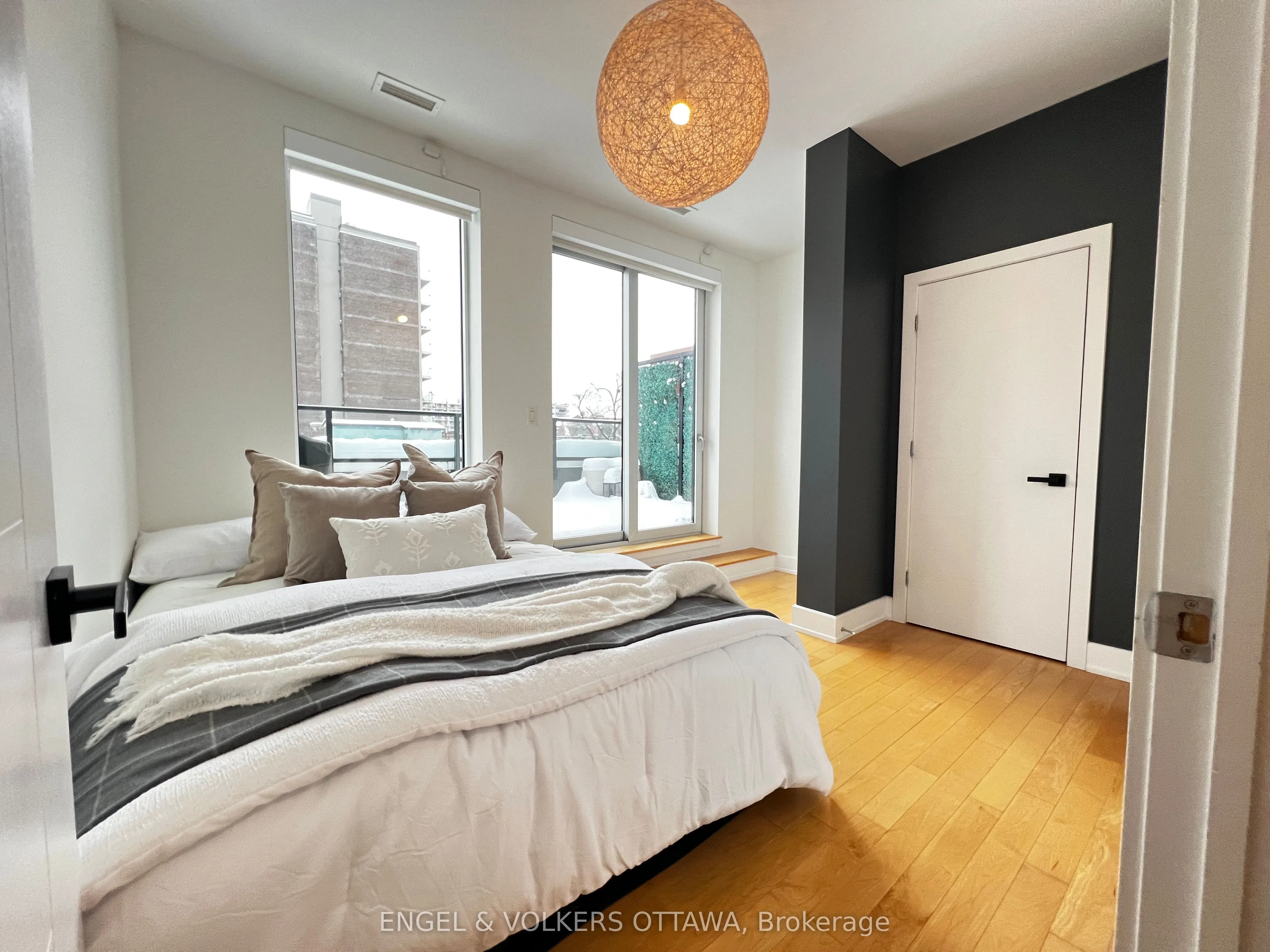 197 Lisgar Street #218