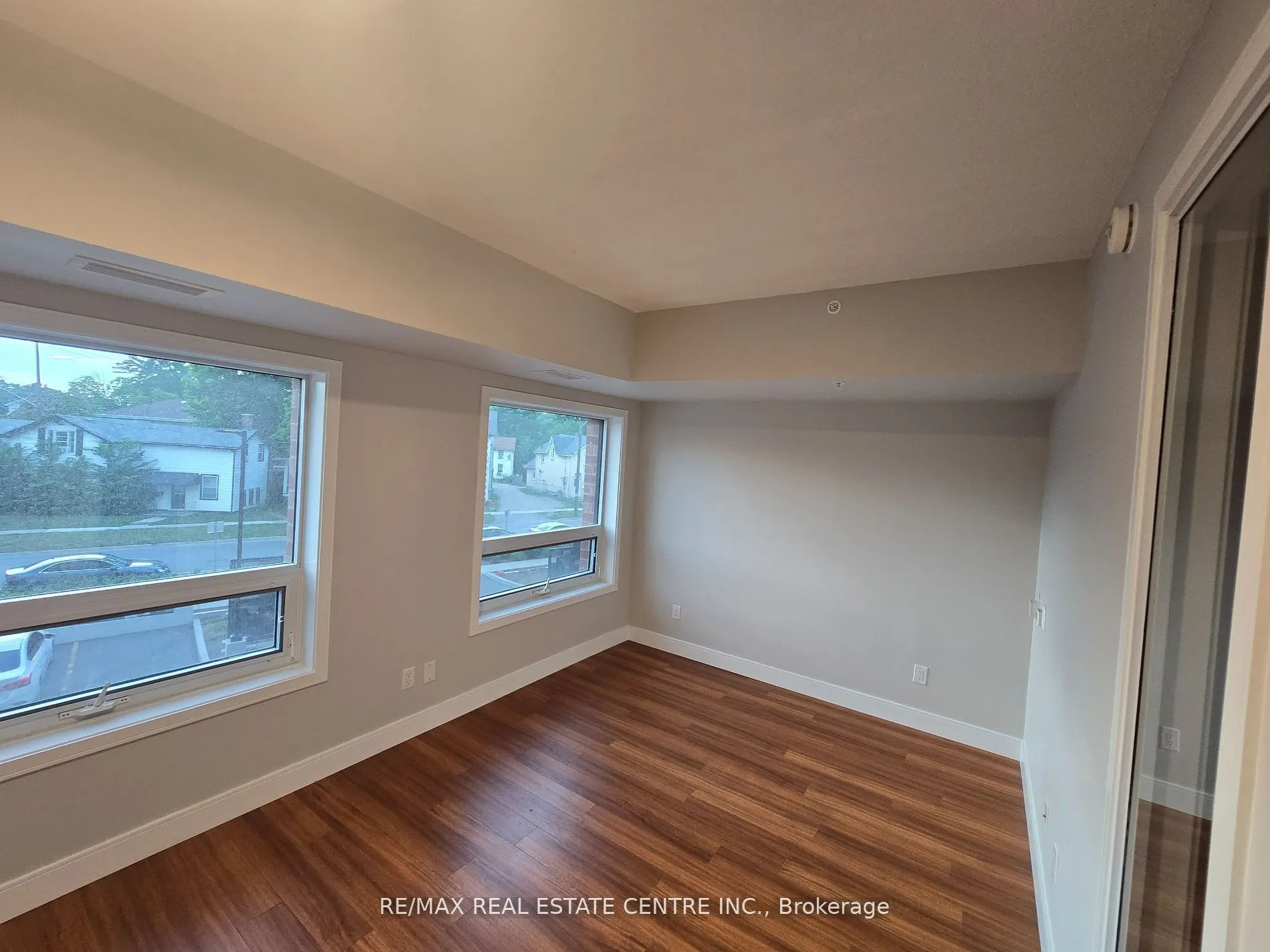 1 Wellington Street #207