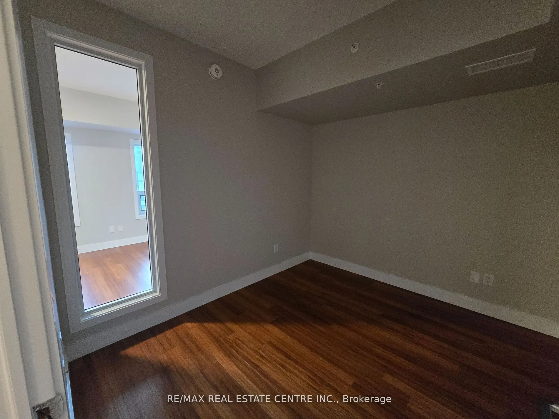 1 Wellington Street #207
