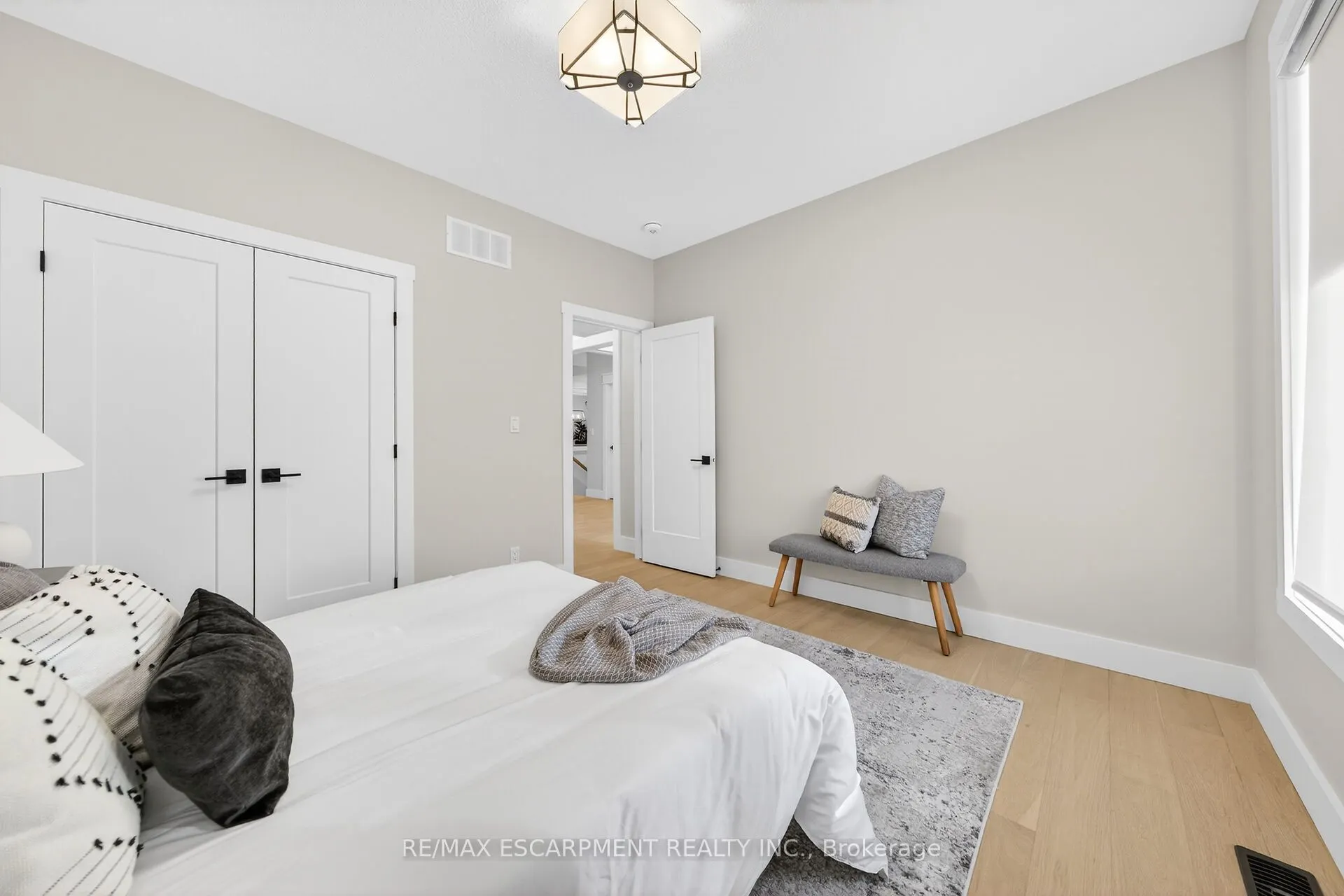 24 CRADDOCK Boulevard #23