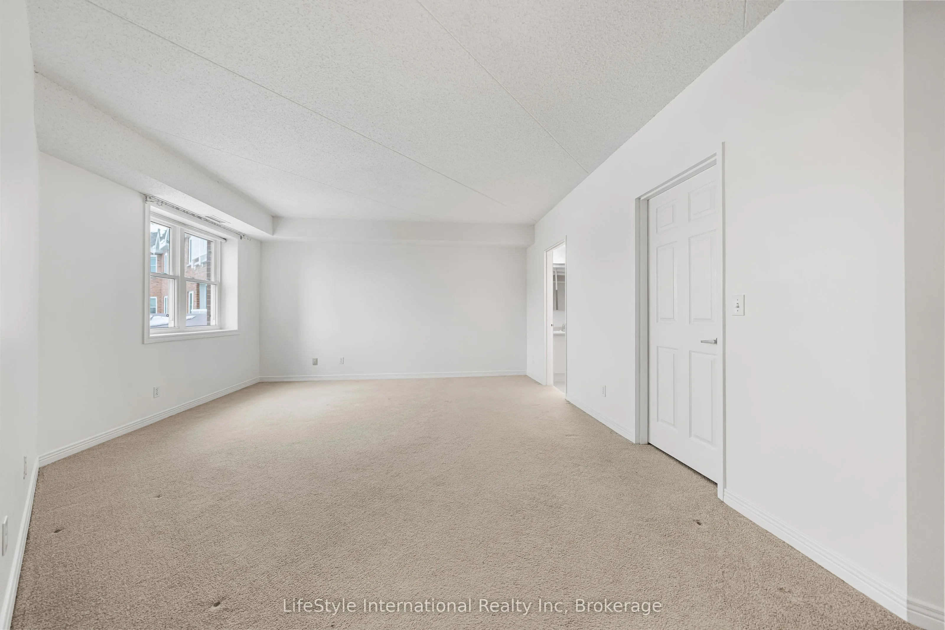 208 Silvercreek Parkway N #205