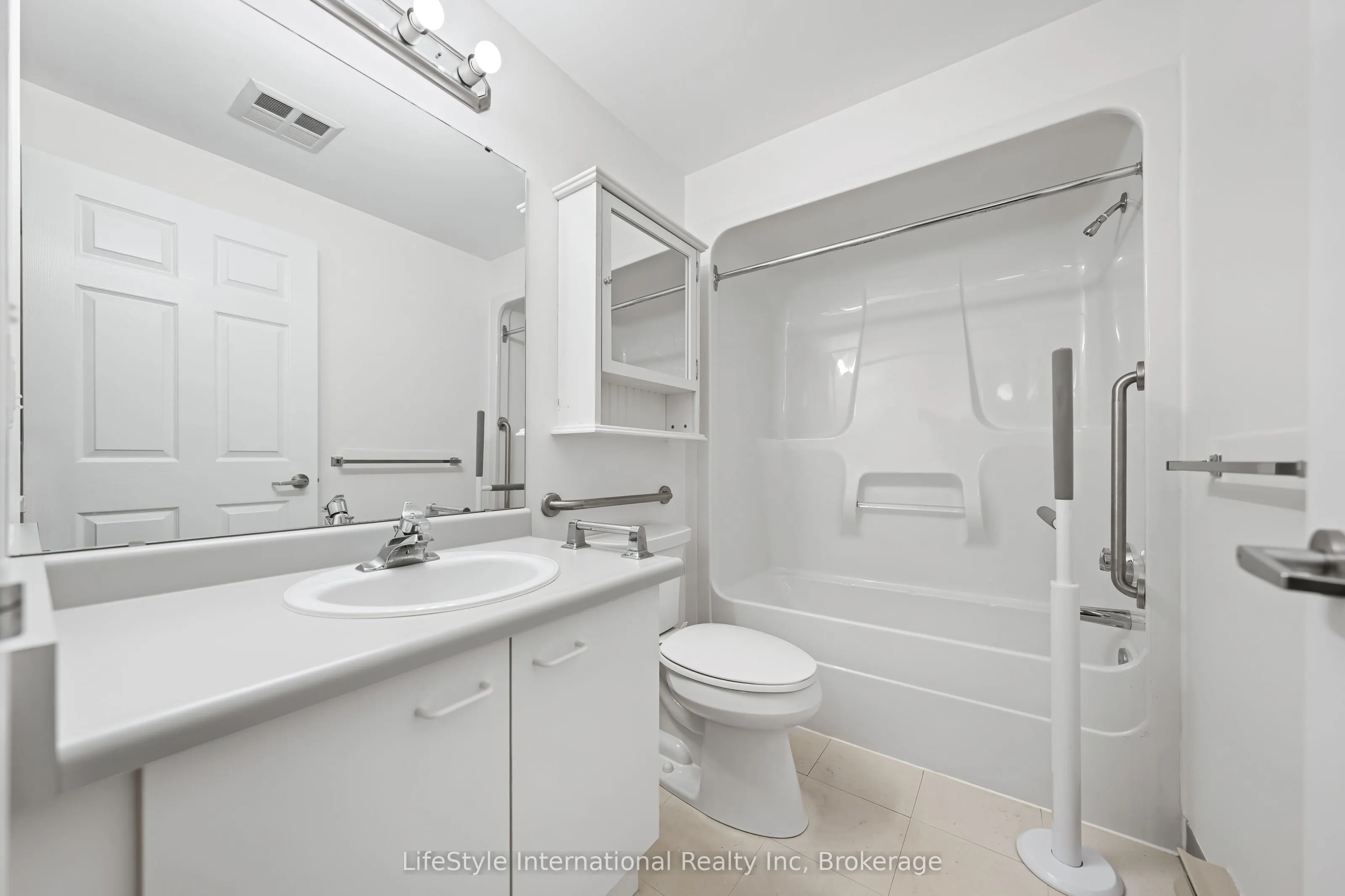 208 Silvercreek Parkway N #205