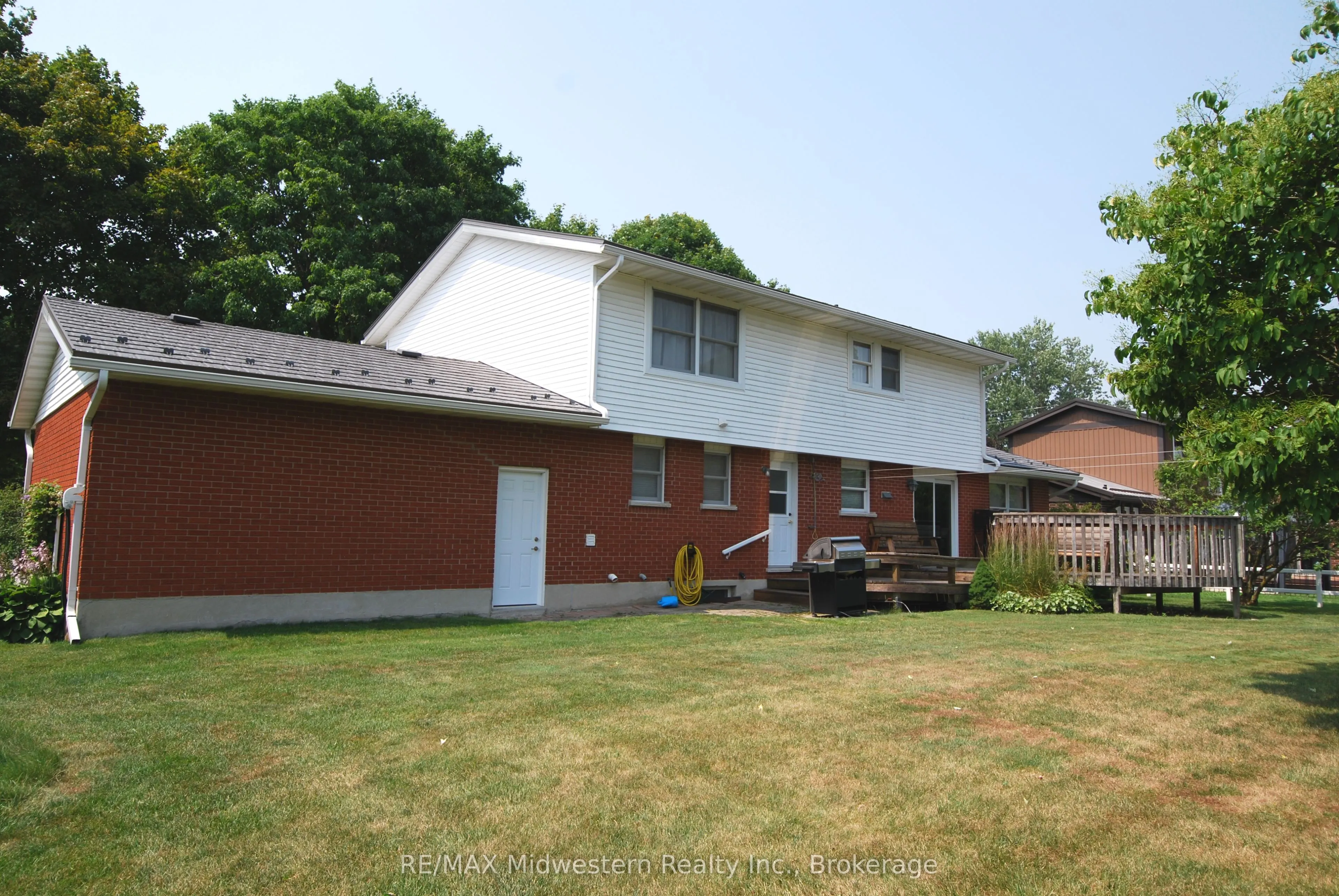62 King Street N